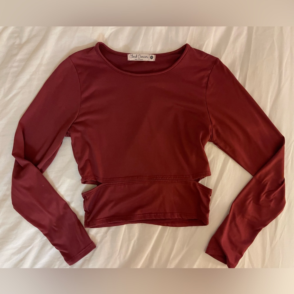 Long sleeve athletic top